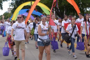 Disney-VoluntEARS-support-Come-Out-With-Pride-Orlando-4