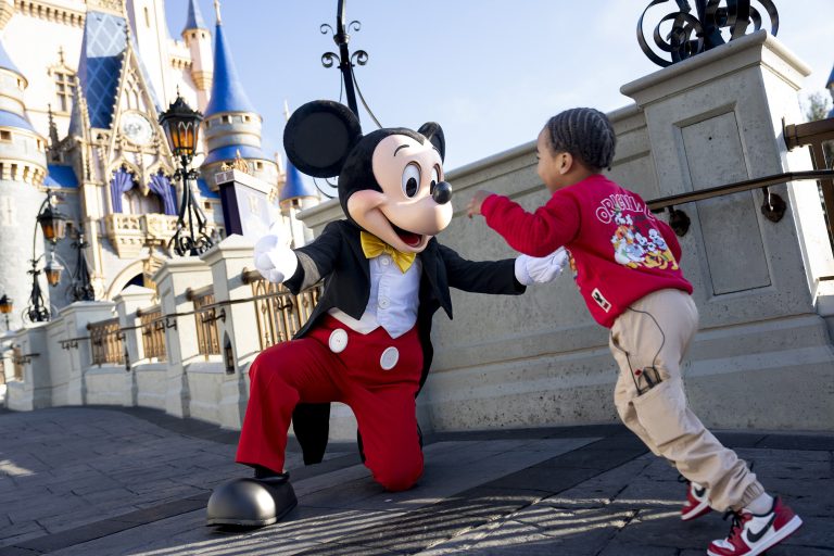 Mali Valentine Visits WDW